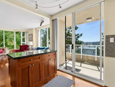 Breakfast Nook Photo of 303 412 Twelfth Street, New Westminster, BC