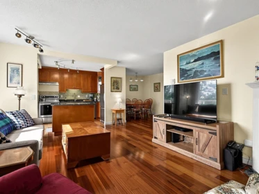 303 412 Twelfth Street, New Westminster, BC, New Westminster — Apartment/Condo for sale