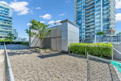 910 2008 Rosser Avenue, Burnaby, BC, Burnaby — Apartment/Condo for sale