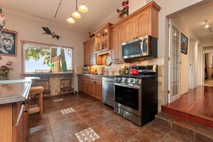 Primary Bedroom Photo of 402 Water Avenue, Hope, BC