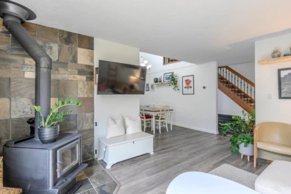 Kitchen Photo of 15 39752 Government Road, Squamish, BC