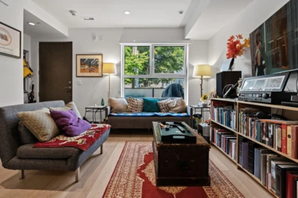 Dining Area Photo of 156 W Woodstock Avenue, Vancouver, BC