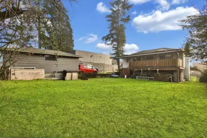 Family Room Photo of 607 Alderson Avenue, Coquitlam, BC
