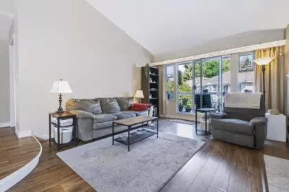 Kitchen Island Photo of 1 13925 70 Avenue, Surrey, BC