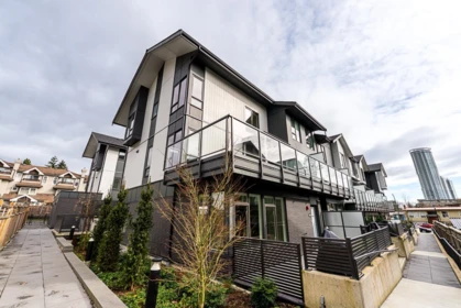 207 7161 17th Avenue, Burnaby, BC, Burnaby — Townhouse for sale