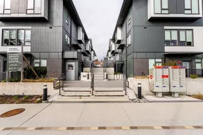 207 7161 17th Avenue, Burnaby, BC, Burnaby — Townhouse for sale
