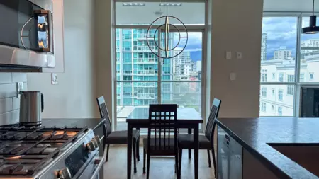 702 168 E Esplanade, North Vancouver, BC, North Vancouver — Apartment/Condo for sale
