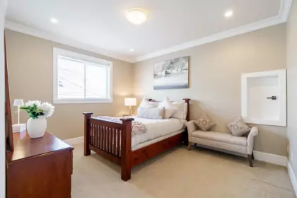 Hallway Photo of 16100 27a Avenue, Surrey, BC