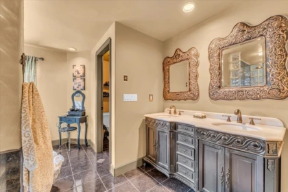 Laundry Room Photo of 5955 189a Street, Surrey, BC