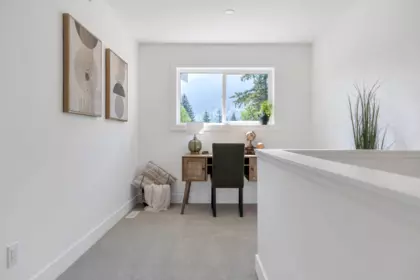 Mudroom Photo of 3 558 Park Street, Hope, BC