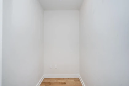 Hot Tub / Spa Photo of 521 5311 Cedarbridge Way, Richmond, BC