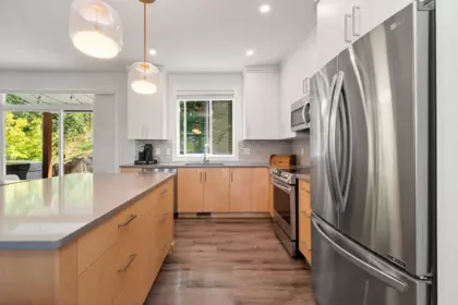 Kitchen Island Photo of 1 6262 Rexford Drive, Chilliwack, BC