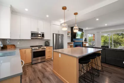 Kitchen Photo of 1 6262 Rexford Drive, Chilliwack, BC