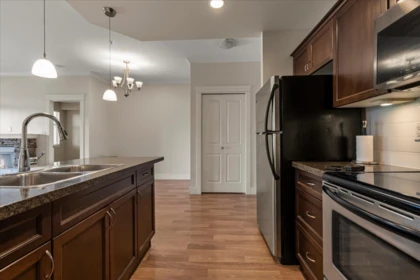 302 33338 Mayfair Avenue, Abbotsford, BC, Abbotsford — Apartment/Condo for sale