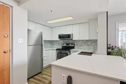 Kitchen Photo of 1105 55 Tenth Street, New Westminster, BC
