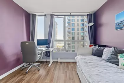 Office / Den Photo of 1105 55 Tenth Street, New Westminster, BC