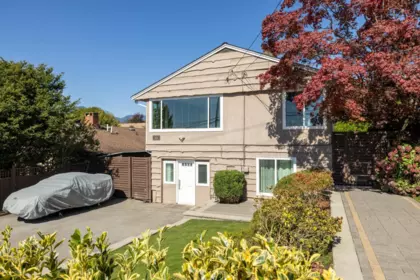 424 W Queens Road, North Vancouver, BC, North Vancouver — Single Family Residence for sale
