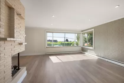 Loft / Bonus Room Photo of 424 W Queens Road, North Vancouver, BC