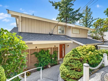 Breakfast Nook Photo of 6577 Sunshine Coast Highway, Sechelt, BC