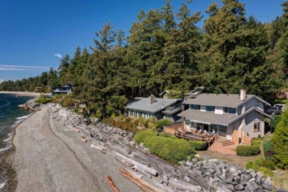 6577 Sunshine Coast Highway, Sechelt, BC, Sechelt — Single Family Residence for sale