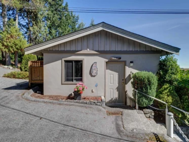 Hot Tub / Spa Photo of 6577 Sunshine Coast Highway, Sechelt, BC