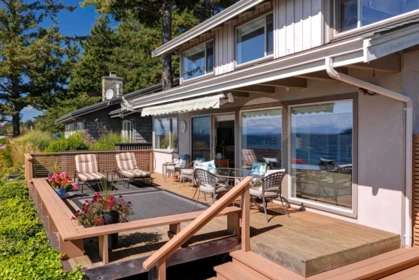 Kitchen Island Photo of 6577 Sunshine Coast Highway, Sechelt, BC