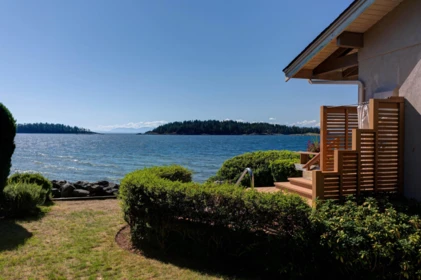 6577 Sunshine Coast Highway, Sechelt, BC, Sechelt — Single Family Residence for sale