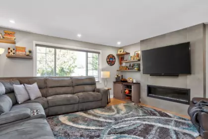 Breakfast Nook Photo of 20504 43 Avenue, Langley, BC