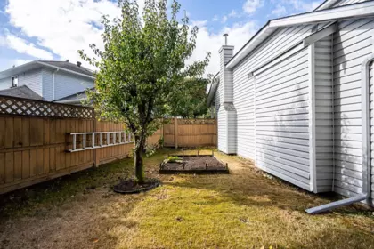 Garden / Landscaping Photo of 6982 128a Street, Surrey, BC
