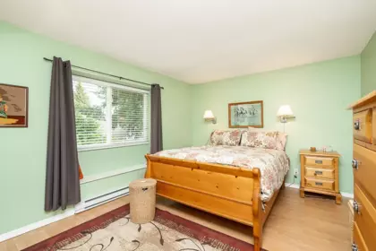 Laundry Room Photo of 6982 128a Street, Surrey, BC