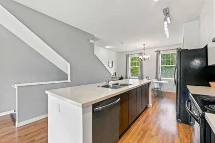 Breakfast Nook Photo of 17 19572 Fraser Way, Pitt Meadows, BC
