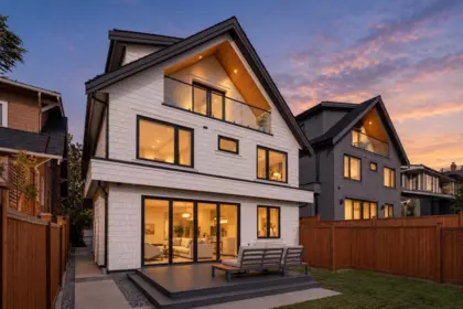 2 2138 W 48th Avenue, Vancouver, BC, Vancouver — Half Duplex for sale