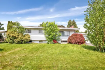 45333 Westview Avenue, Chilliwack, BC, Chilliwack — Single Family Residence for sale