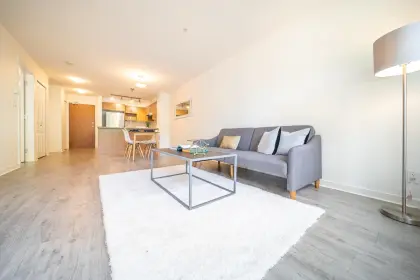 213 3105 Lincoln Avenue, Coquitlam, BC, Coquitlam — Apartment/Condo for sale