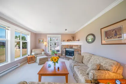 211 8955 Edward Street, Chilliwack, BC, Chilliwack — Apartment/Condo for sale