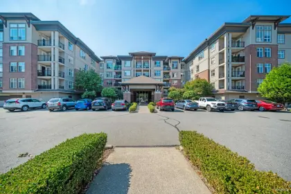 211 8955 Edward Street, Chilliwack, BC, Chilliwack — Apartment/Condo for sale