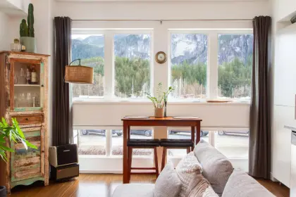 204 37841 Cleveland Avenue, Squamish, BC, Squamish — Apartment/Condo for sale