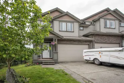 13277 236 Street, Maple Ridge, BC, Maple ridge — Half Duplex for sale