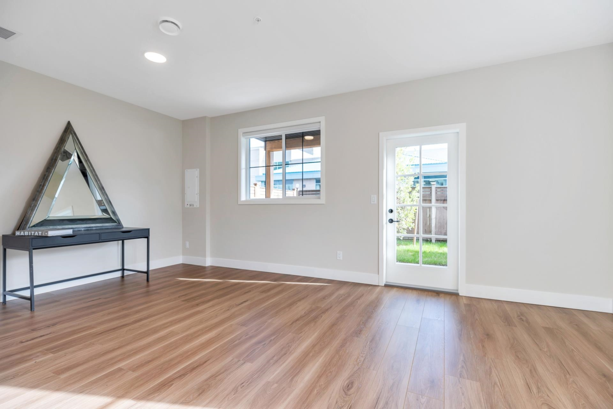 Dining Area Photo of 6 6590 Fern Street, Chilliwack, BC