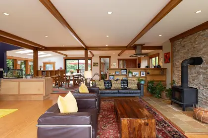 1113 Lenora Road, Bowen Island, BC, Bowen island — Single Family Residence for sale