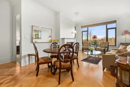 402 568 Waters Edge Crescent, West Vancouver, BC