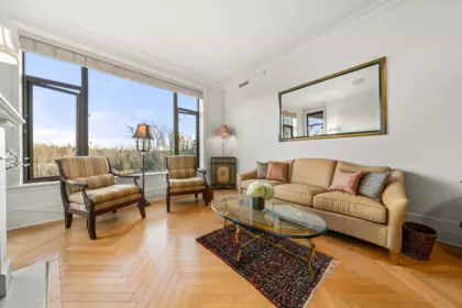 402 568 Waters Edge Crescent, West Vancouver, BC
