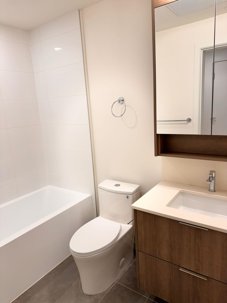 Kitchen Photo of 424 10828 139a Street, Surrey, BC