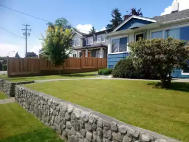 442 E 4th Street, North Vancouver, BC, North Vancouver — Single Family Residence for sale