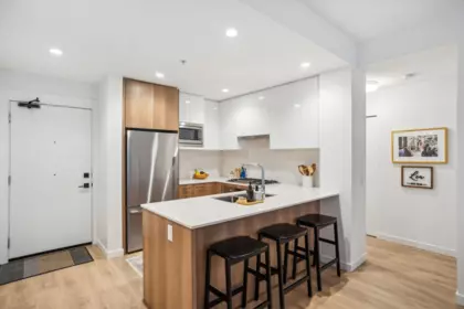 G04 715 W 15th Street, North Vancouver, BC, North vancouver — Apartment/Condo for sale