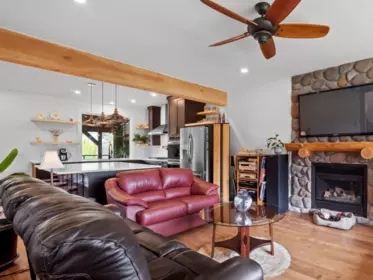 341 Chestnut Avenue, Harrison Hot Springs, BC, Harrison hot springs — Single Family Residence for sale