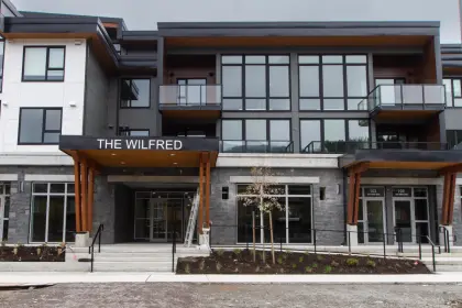 403 1870 Dowad Drive, Squamish, BC, Squamish — Apartment/Condo for sale