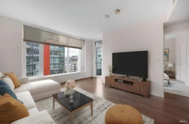 MLS R2985611
