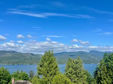 5821 Deerhorn Drive, Sechelt, BC, Sechelt — Single Family Residence for sale