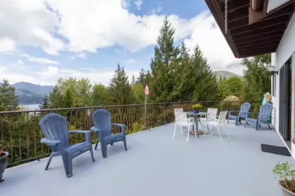 5821 Deerhorn Drive, Sechelt, BC, Sechelt — Single Family Residence for sale